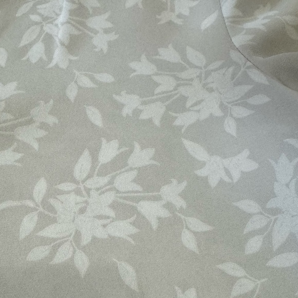 Liz Claiborne Short Sleeve Blouses - Picture 4 of 6